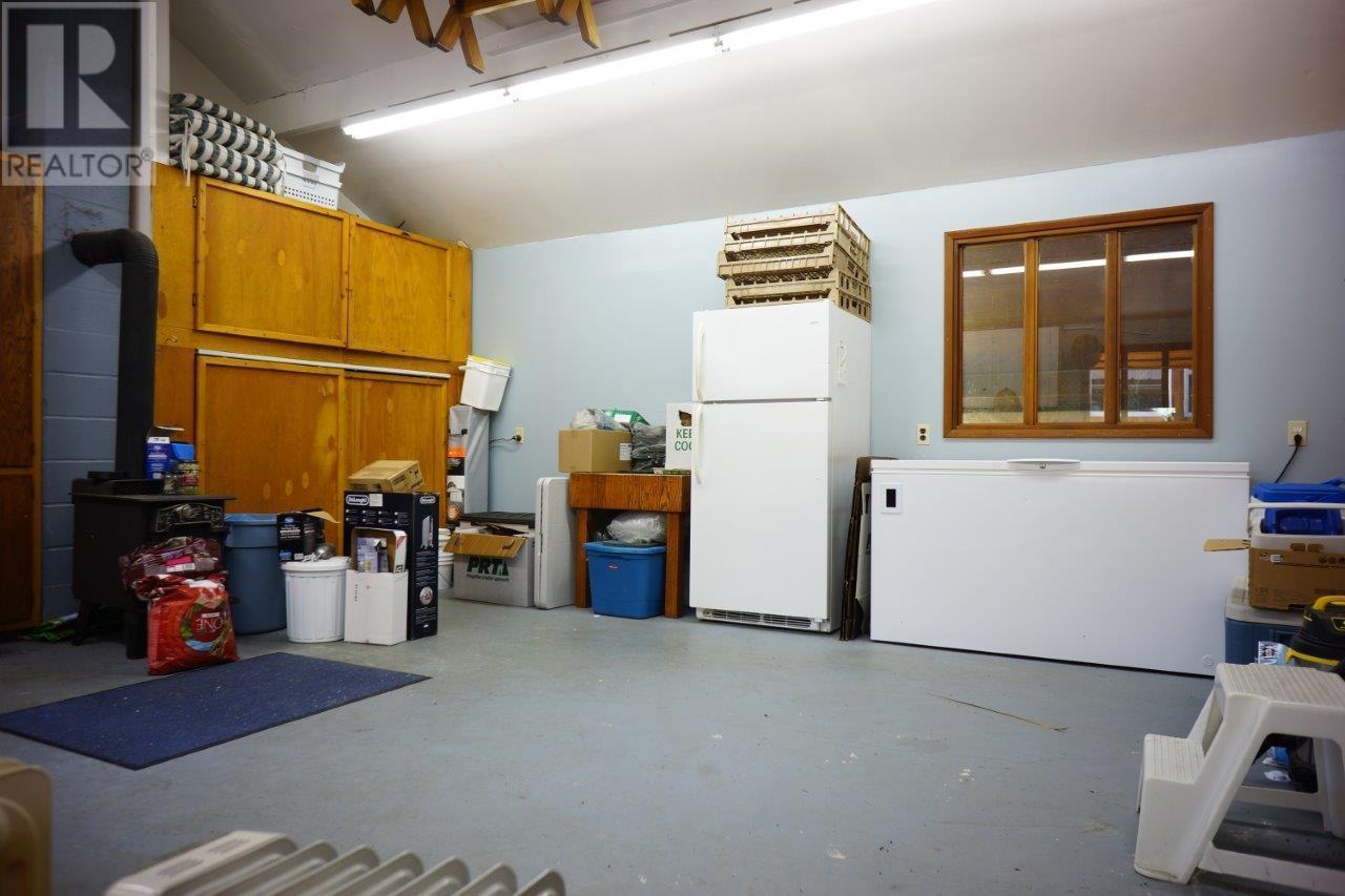 7047 Harrop-Procter Road, Harrop, BC - Indoor Photo Showing Garage