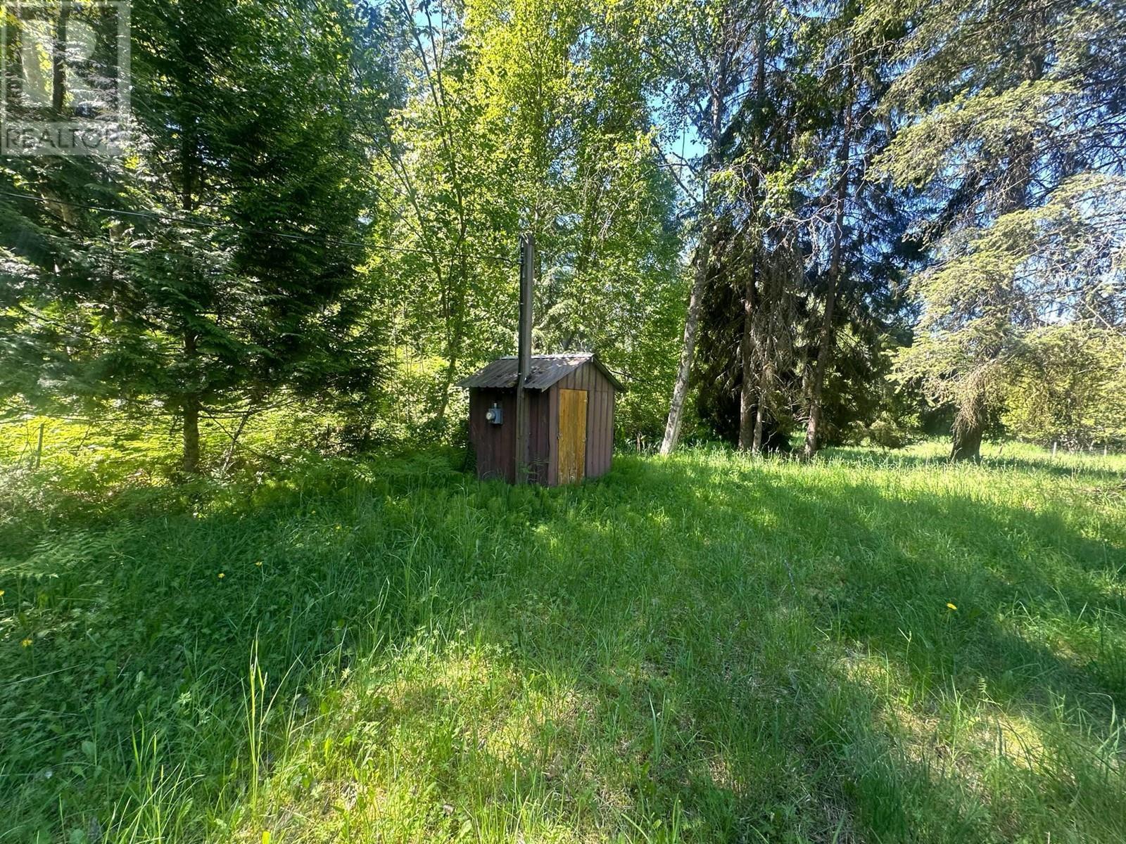 7047 Harrop-Procter Road, Harrop, BC - Outdoor