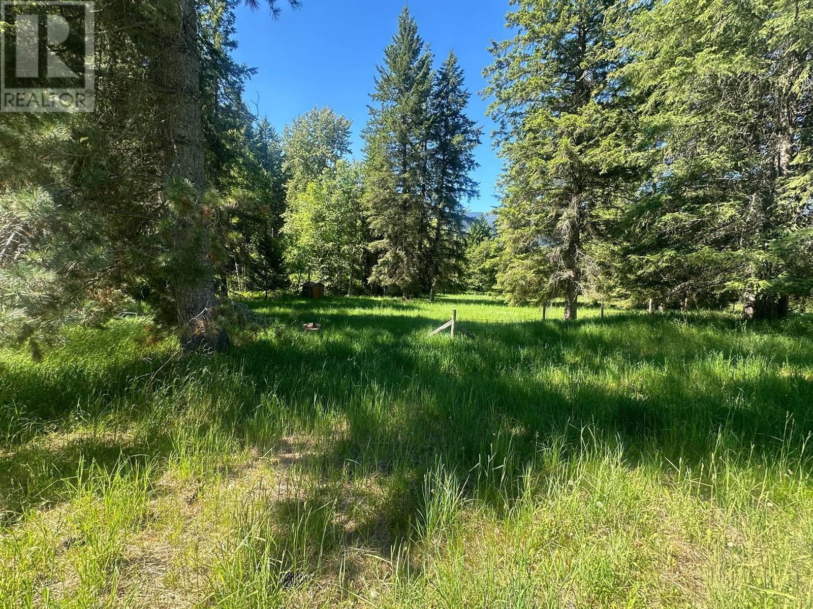 7047 Harrop-Procter Road, Harrop, BC - Outdoor