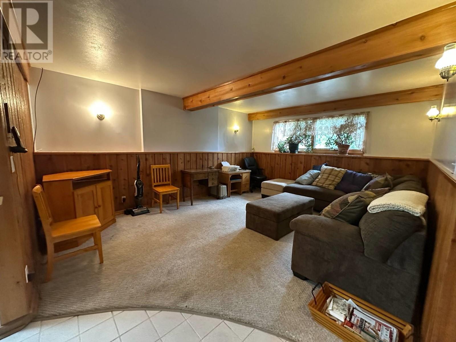 7047 Harrop-Procter Road, Harrop, BC - Indoor