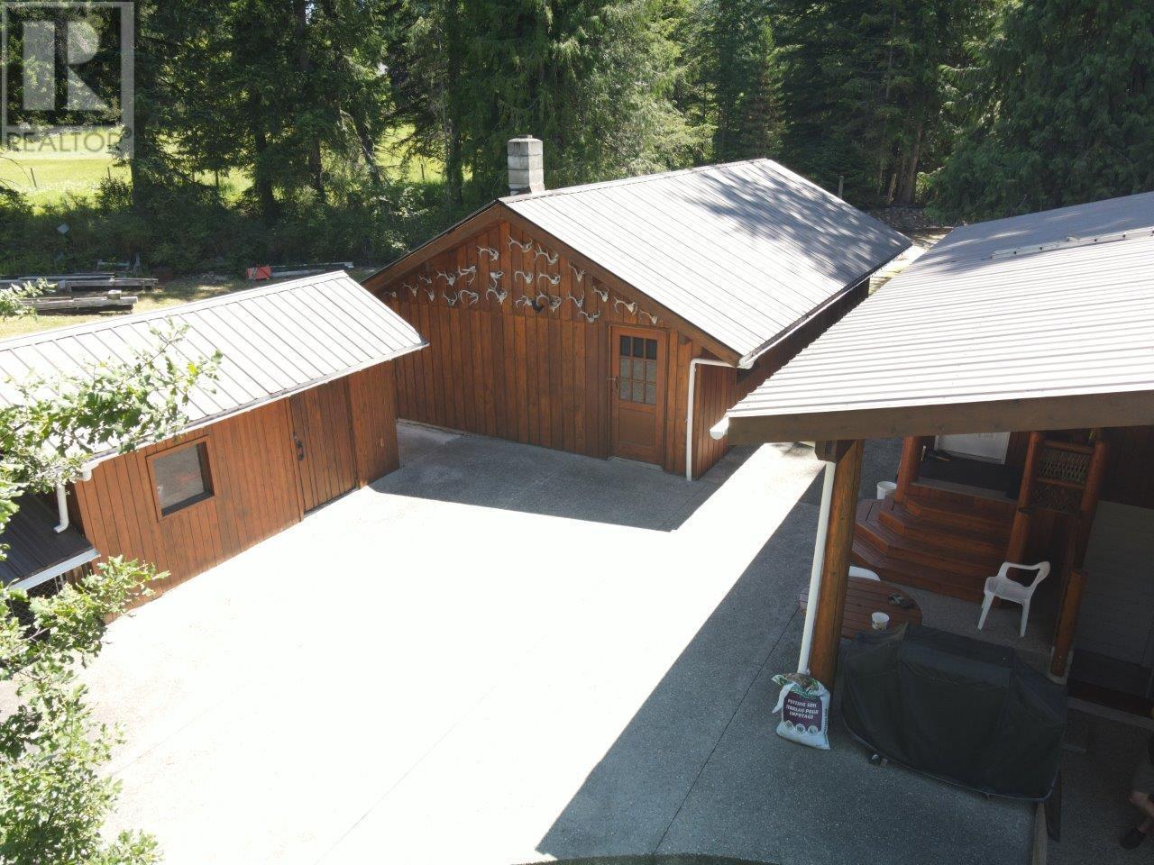 7047 Harrop-Procter Road, Harrop, BC - Outdoor With Exterior