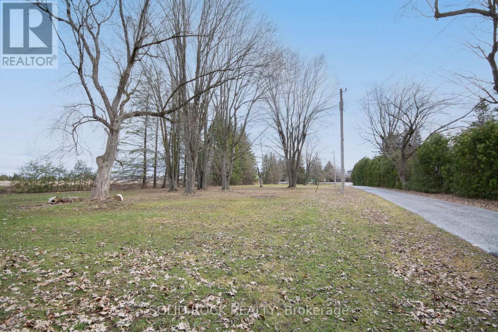 724 River Road, Ottawa, ON