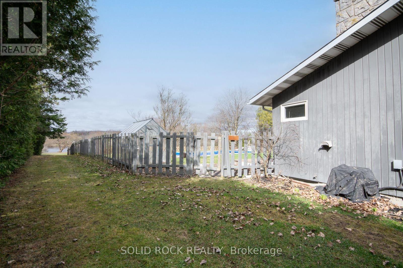 724 River Road, Ottawa, ON