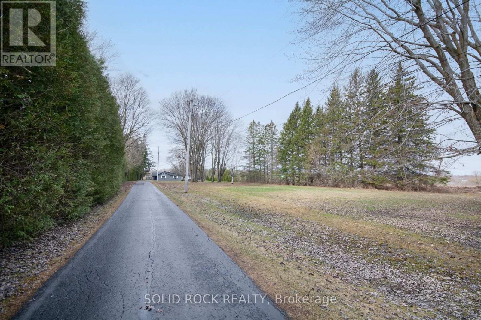 724 River Road, Ottawa, ON