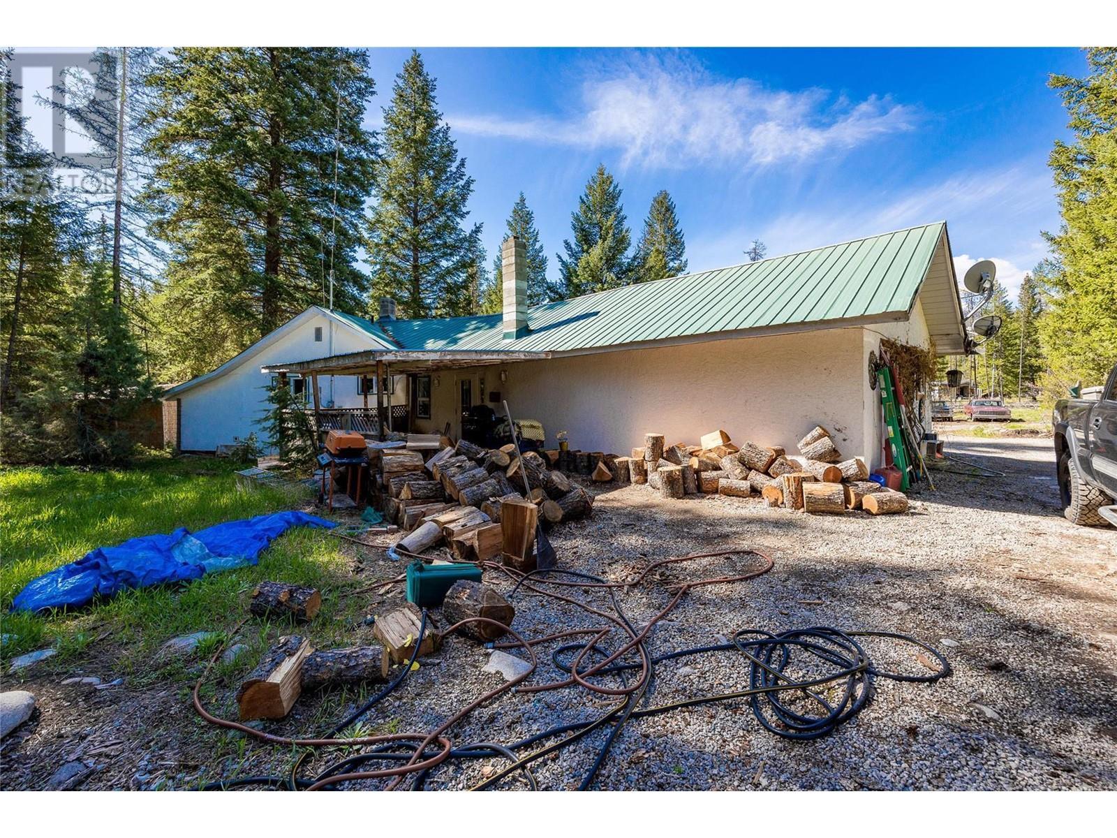 6580 33 Highway, Beaverdell, BC - Outdoor