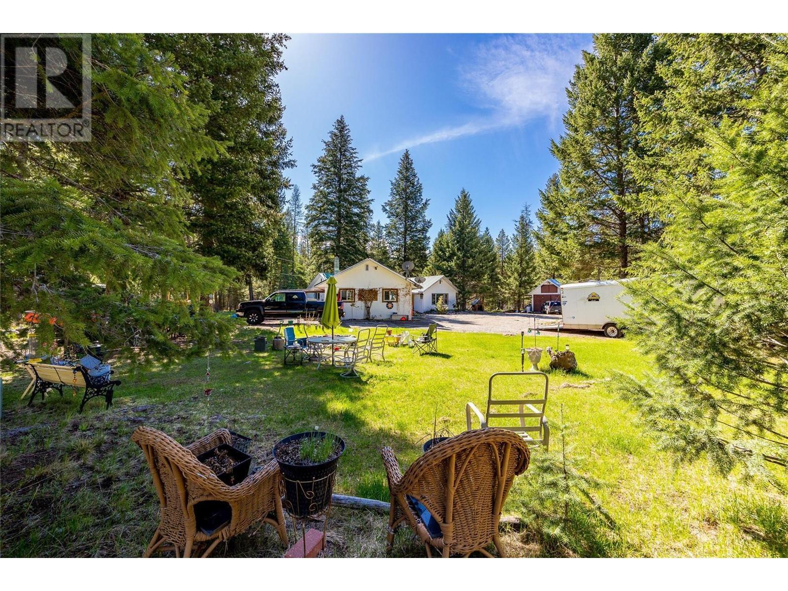 6580 33 Highway, Beaverdell, BC - Outdoor