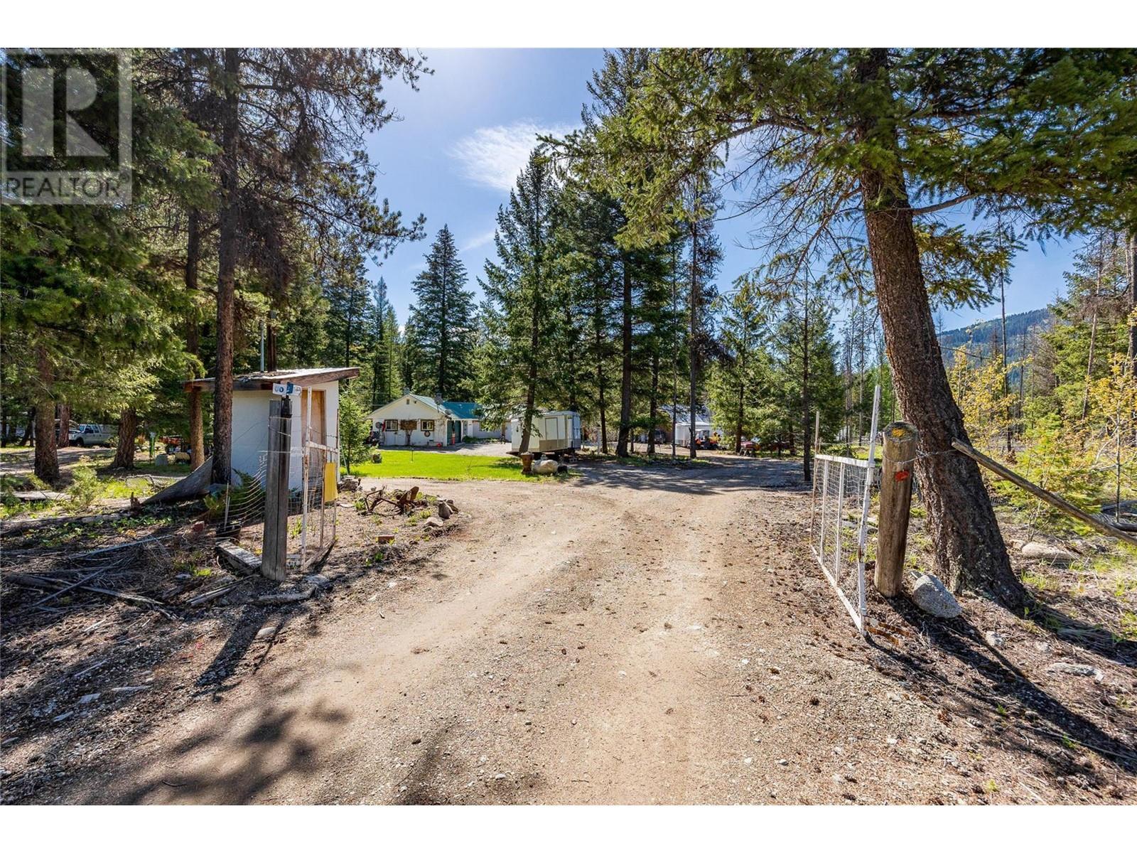 6580 33 Highway, Beaverdell, BC - Outdoor