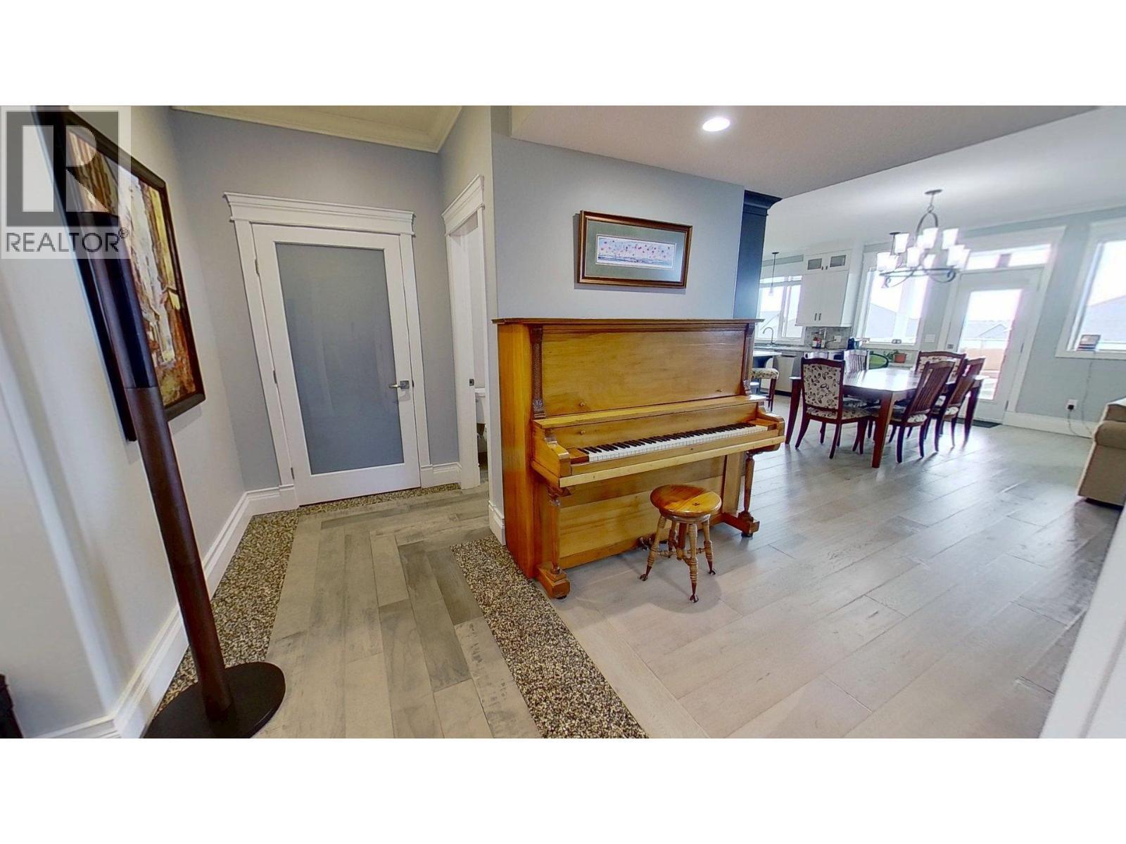 10604 108 Street, Fort St. John, BC - Indoor