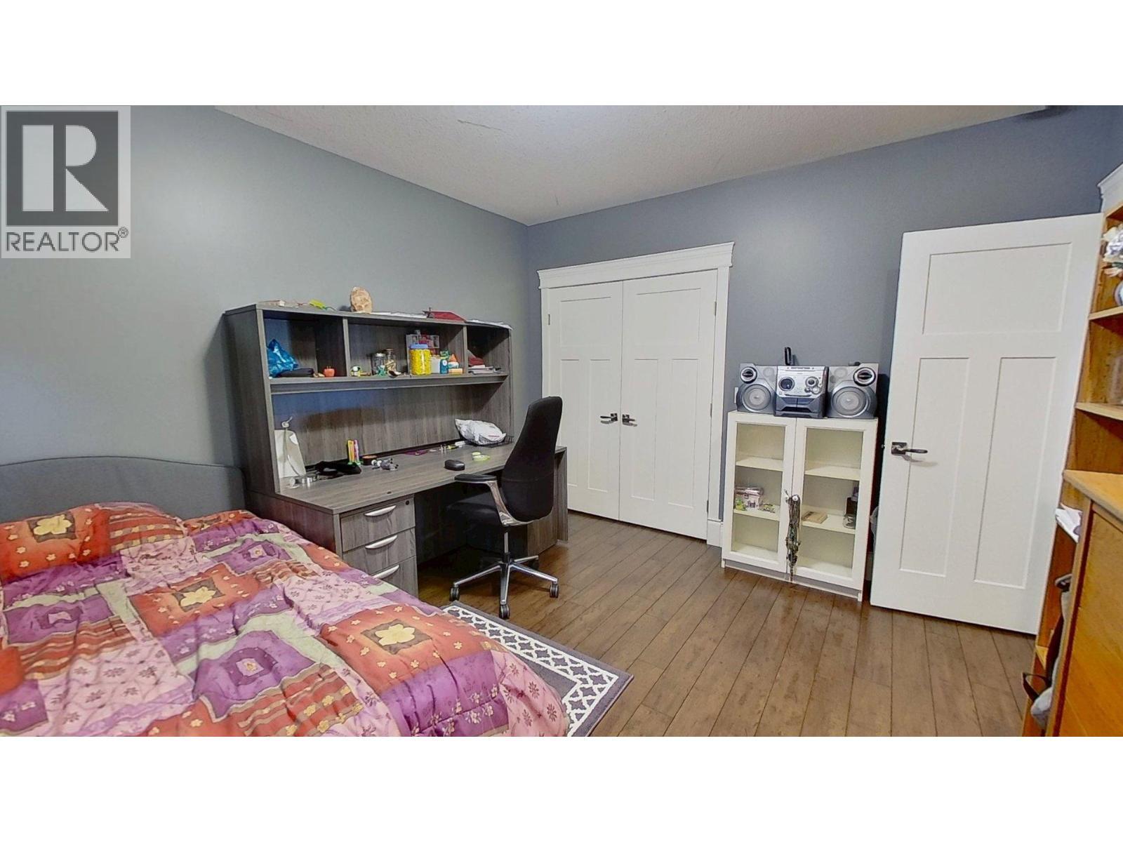 10604 108 Street, Fort St. John, BC - Indoor Photo Showing Bedroom