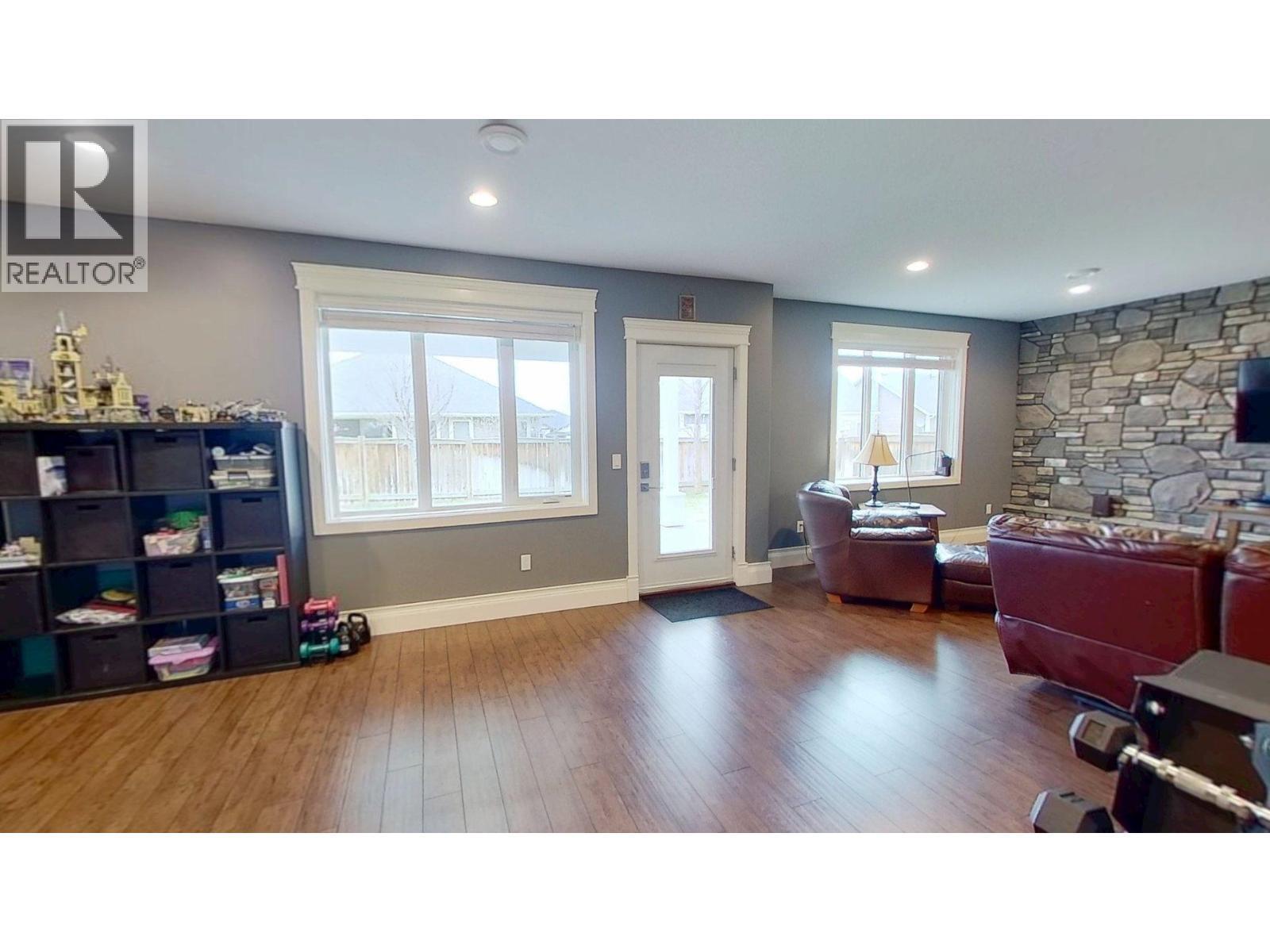10604 108 Street, Fort St. John, BC - Indoor Photo Showing Living Room