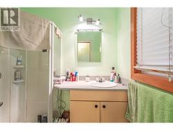 Bathroom - Main Floor with Shower -