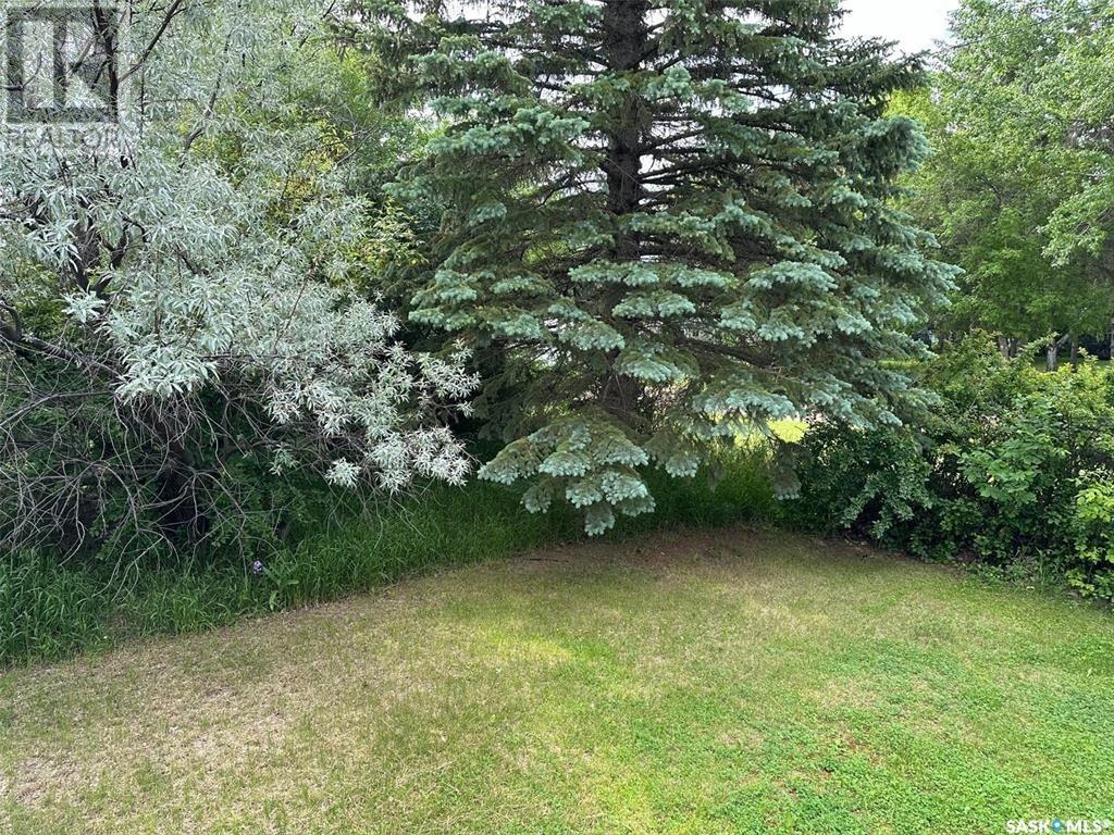 301 Belfast Street, North Portal, SK - Outdoor