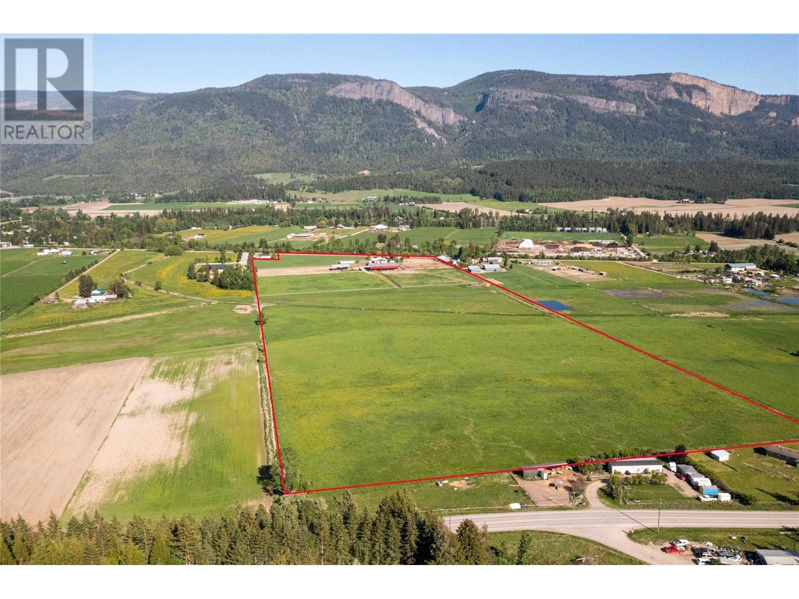 72 Tomkinson Road, Grindrod, BC