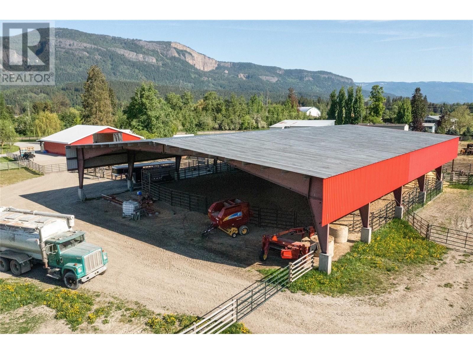 72 Tomkinson Road, Grindrod, BC