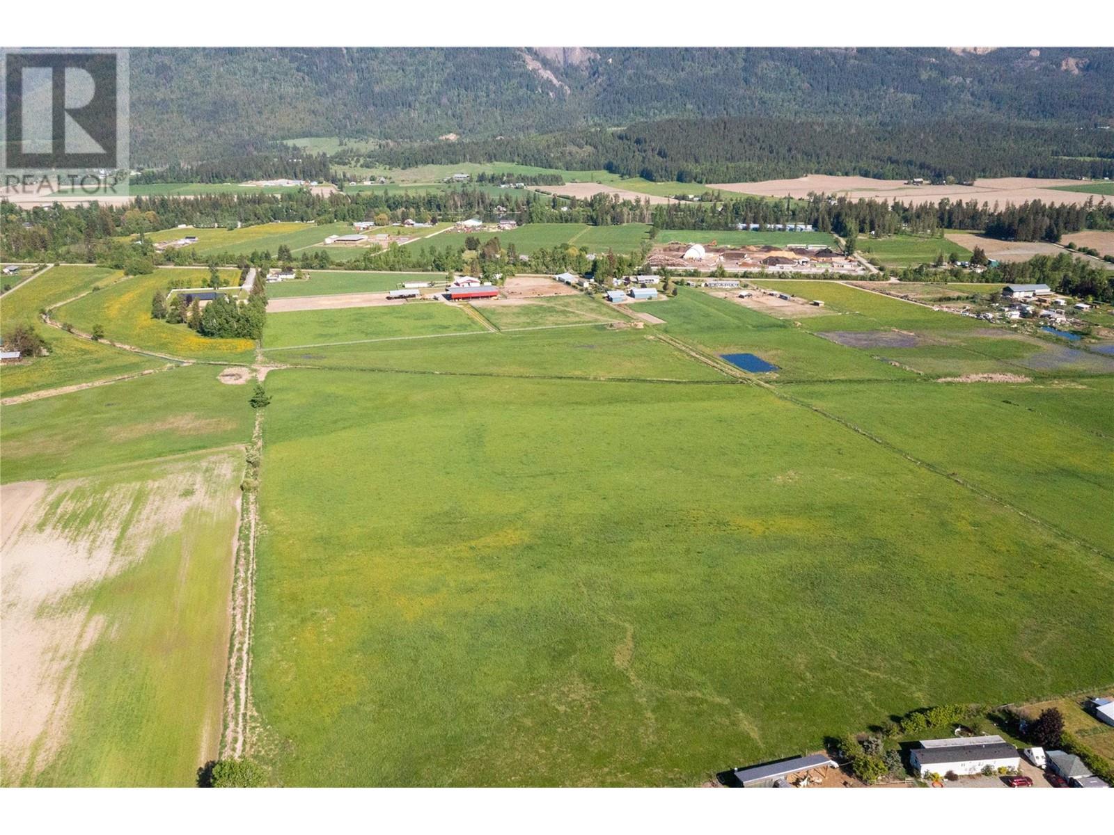 72 Tomkinson Road, Grindrod, BC