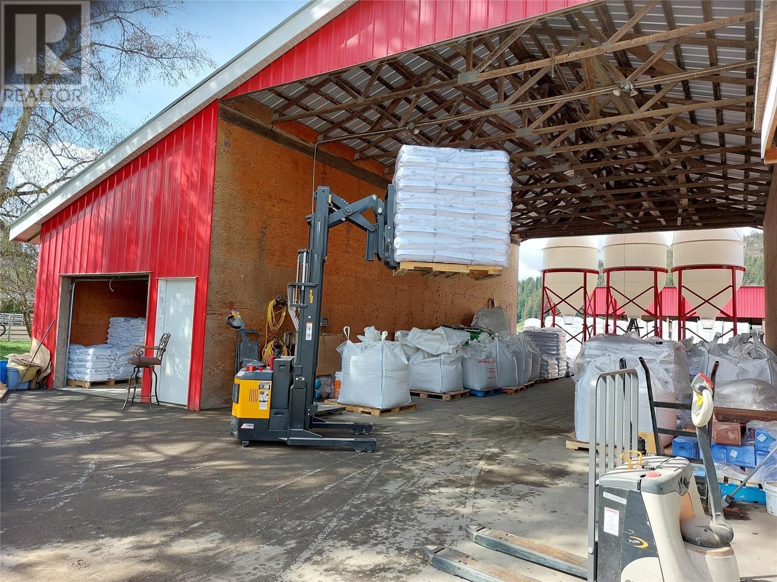 72 Tomkinson Road, Grindrod, BC