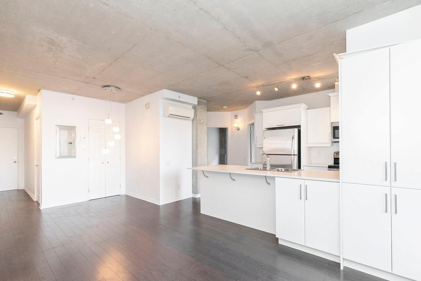 Dining room - 520-1235 Rue Bishop, Montréal (Ville-Marie), QC - Indoor Photo Showing Kitchen