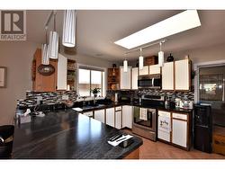 plenty of counter space in the kitchen -