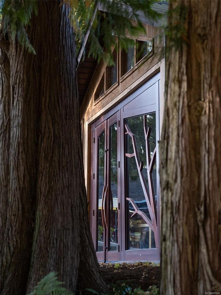 840 Cherry Point Rd, Cobble Hill, BC