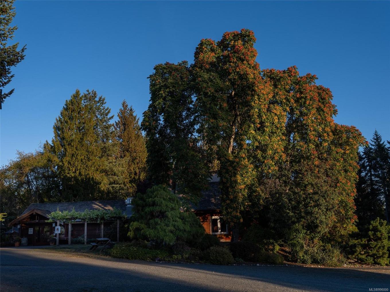 840 Cherry Point Rd, Cobble Hill, BC
