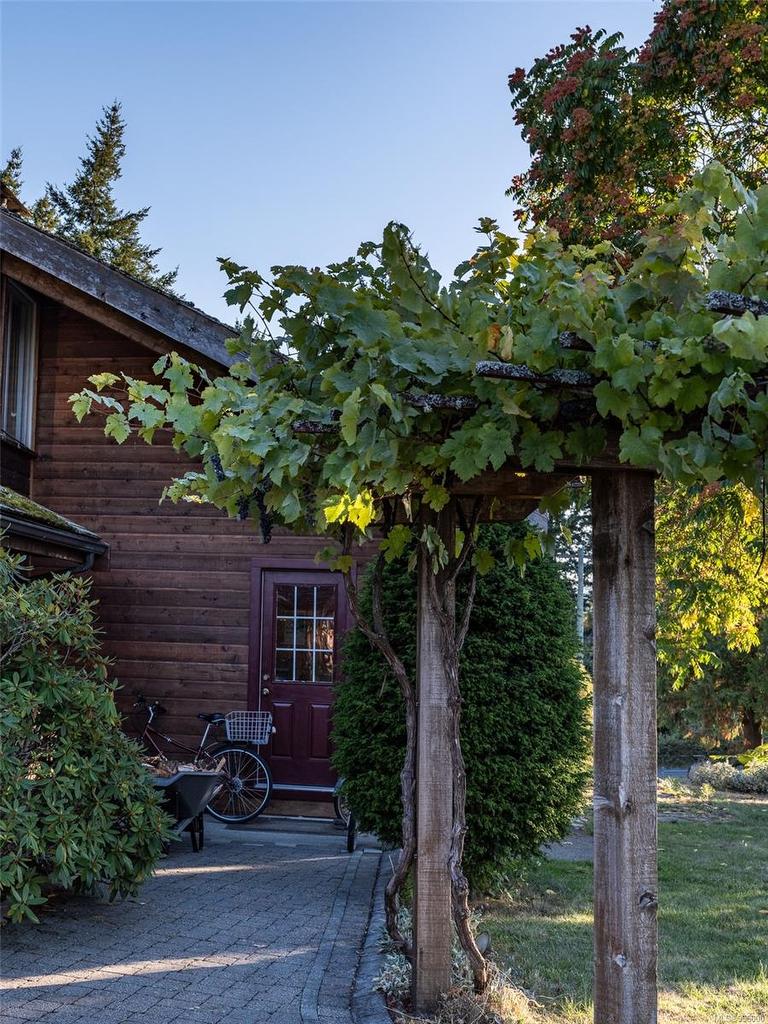 840 Cherry Point Rd, Cobble Hill, BC