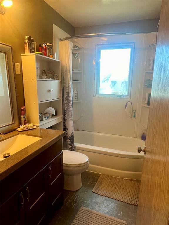 790 Cook Street, Boissevain, MB - Indoor Photo Showing Bathroom