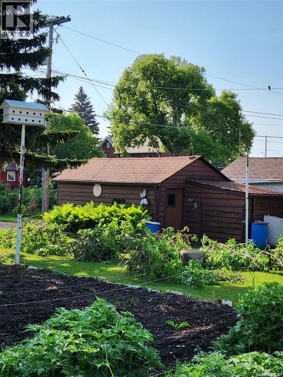 807 Elsinore Street, Whitewood, SK - Outdoor