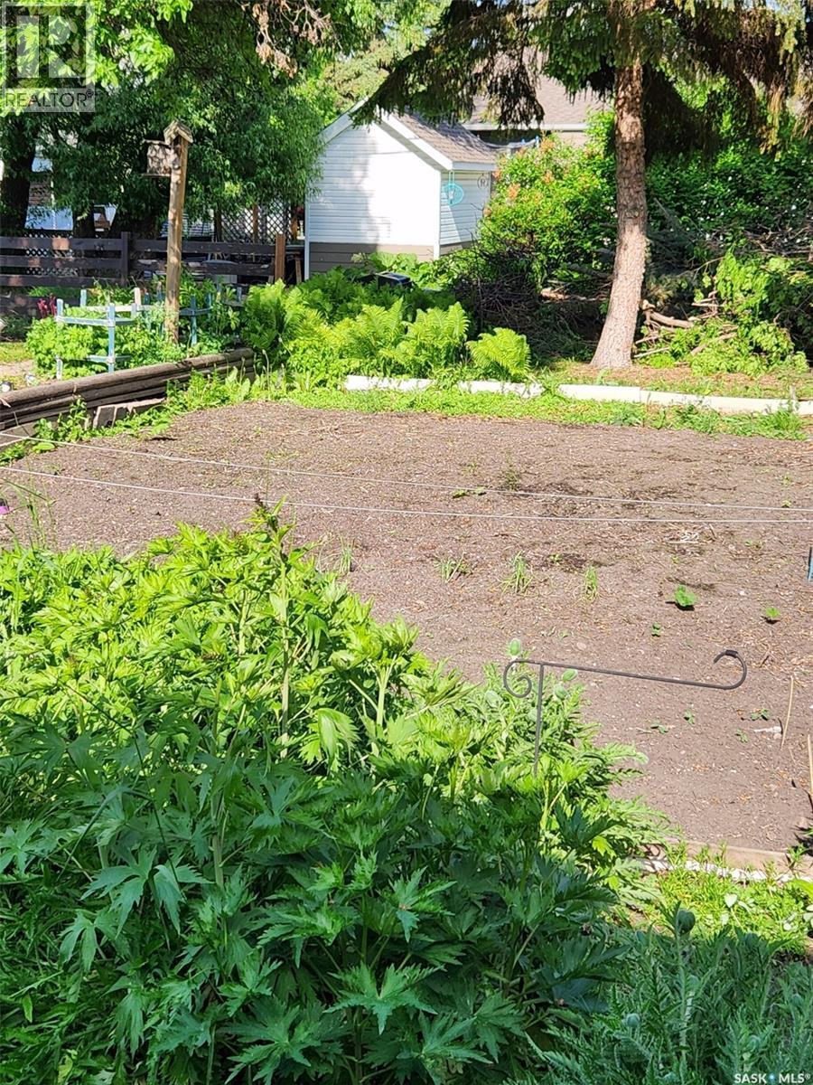 807 Elsinore Street, Whitewood, SK - Outdoor