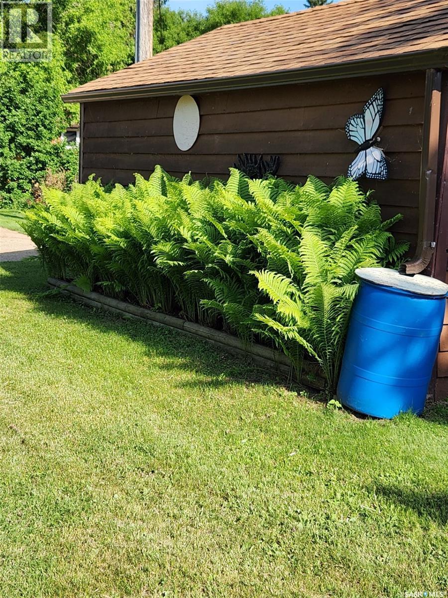 807 Elsinore Street, Whitewood, SK - Outdoor