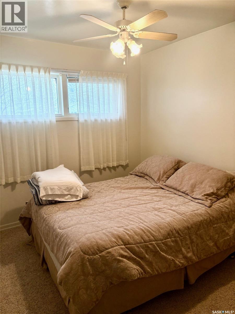807 Elsinore Street, Whitewood, SK - Indoor Photo Showing Bedroom
