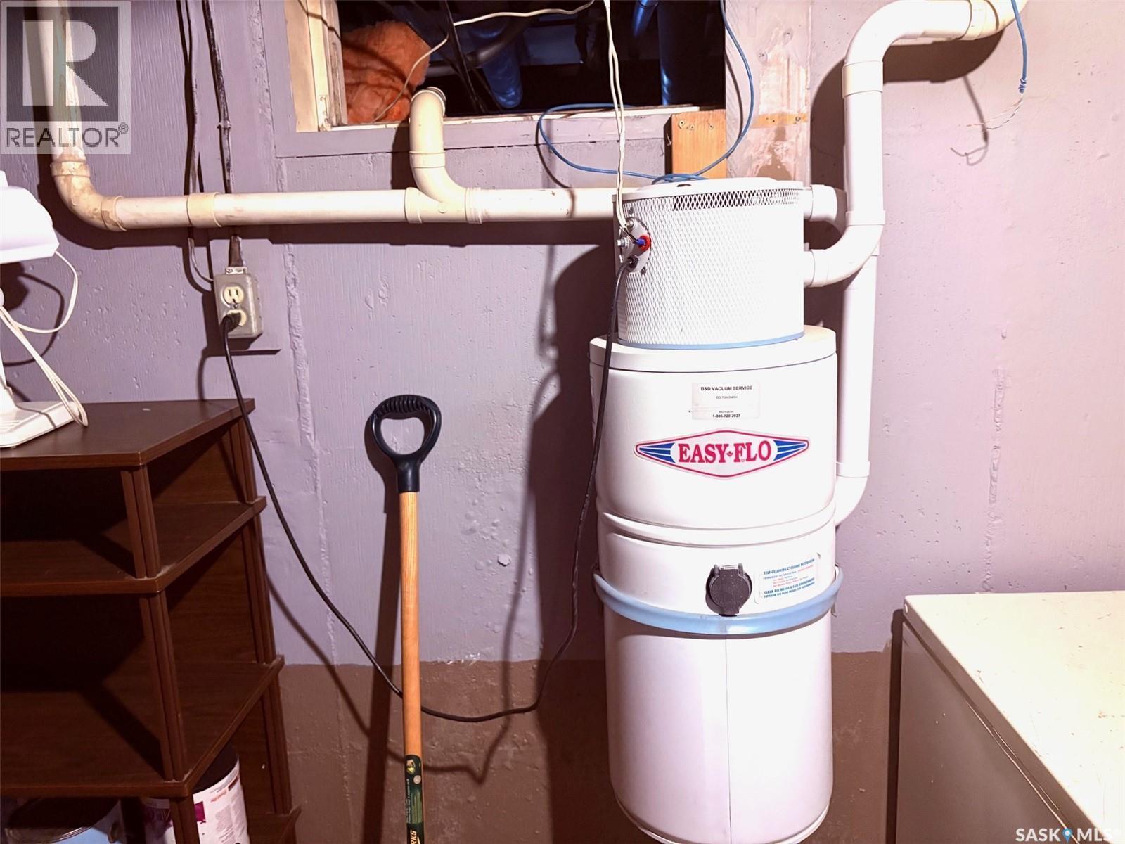 807 Elsinore Street, Whitewood, SK - Indoor Photo Showing Basement