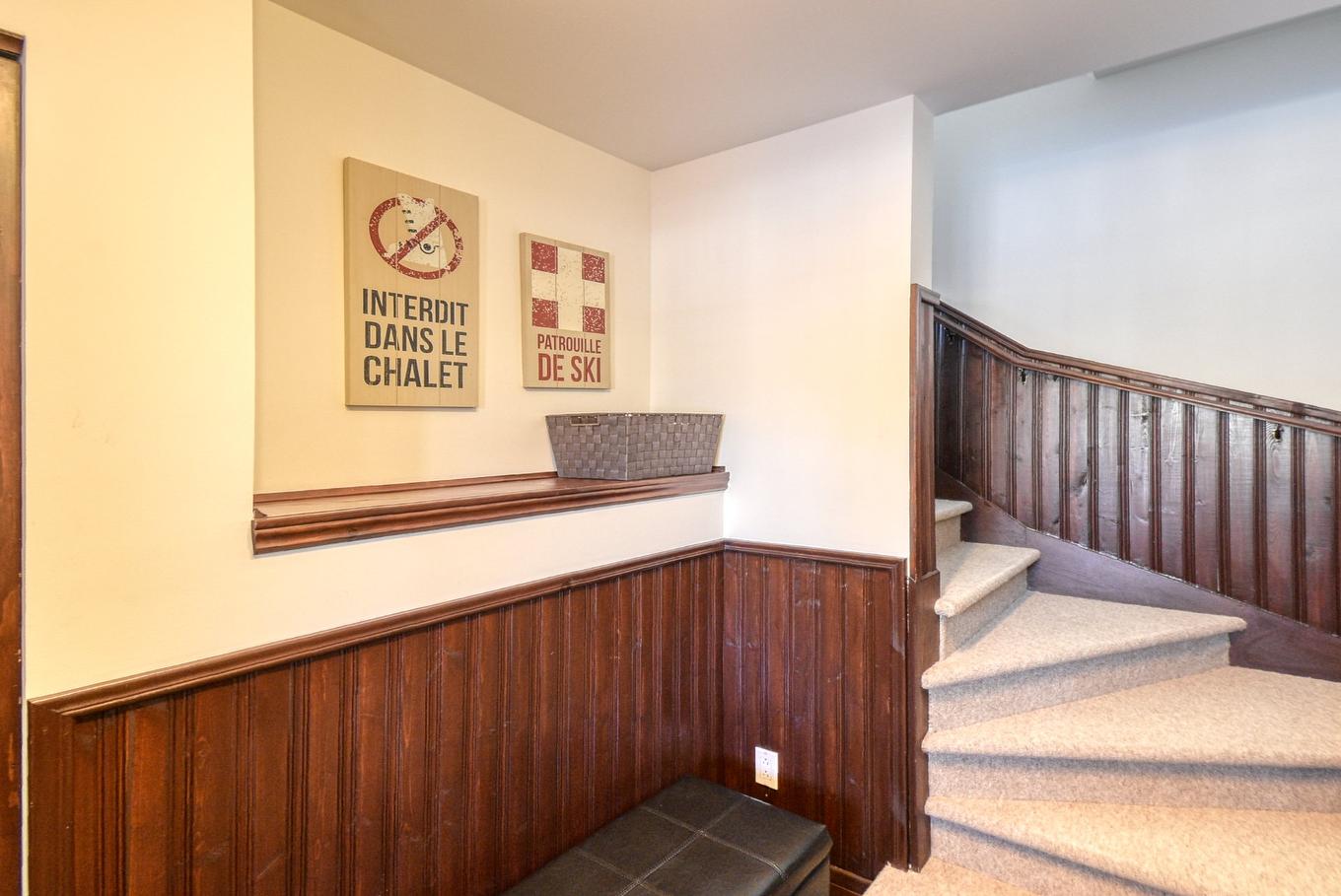 Hall - 1-250 Rue Du Mont-Plaisant, Mont-Tremblant, QC - Indoor Photo Showing Other Room