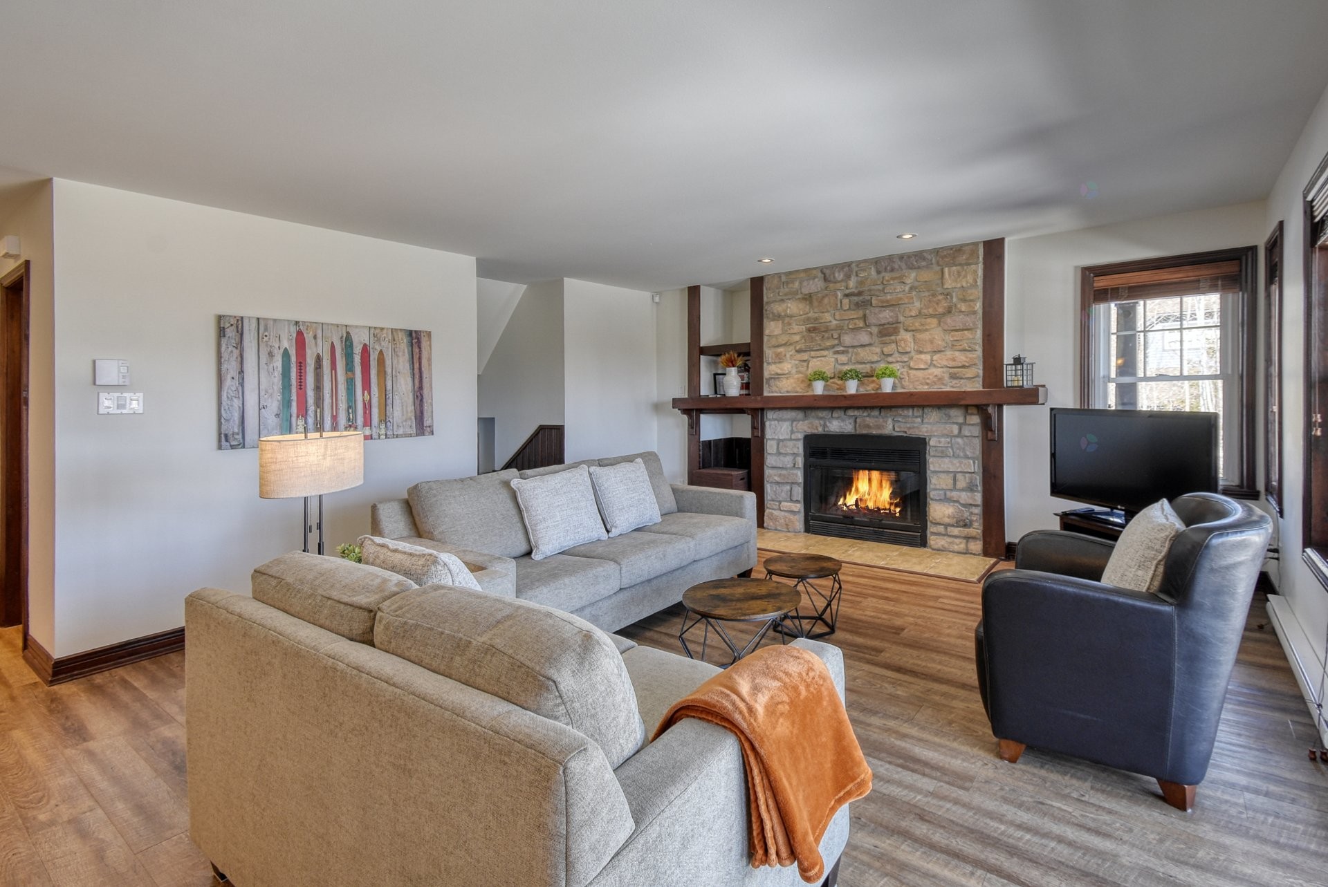 Living Room - 1-250 Rue Du Mont-Plaisant, Mont-Tremblant, QC - Indoor Photo Showing Living Room With Fireplace