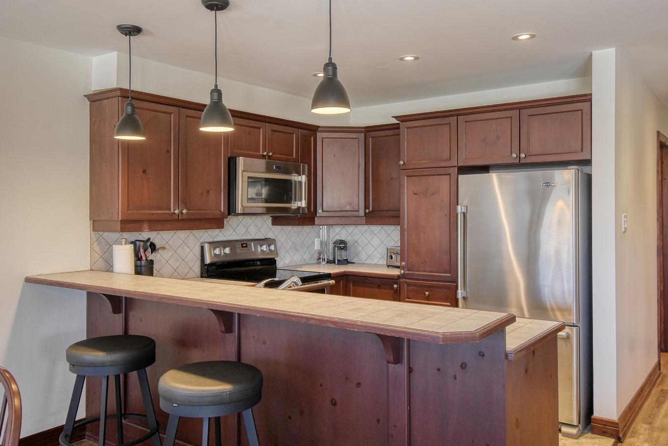 Kitchen - 1-250 Rue Du Mont-Plaisant, Mont-Tremblant, QC - Indoor Photo Showing Kitchen