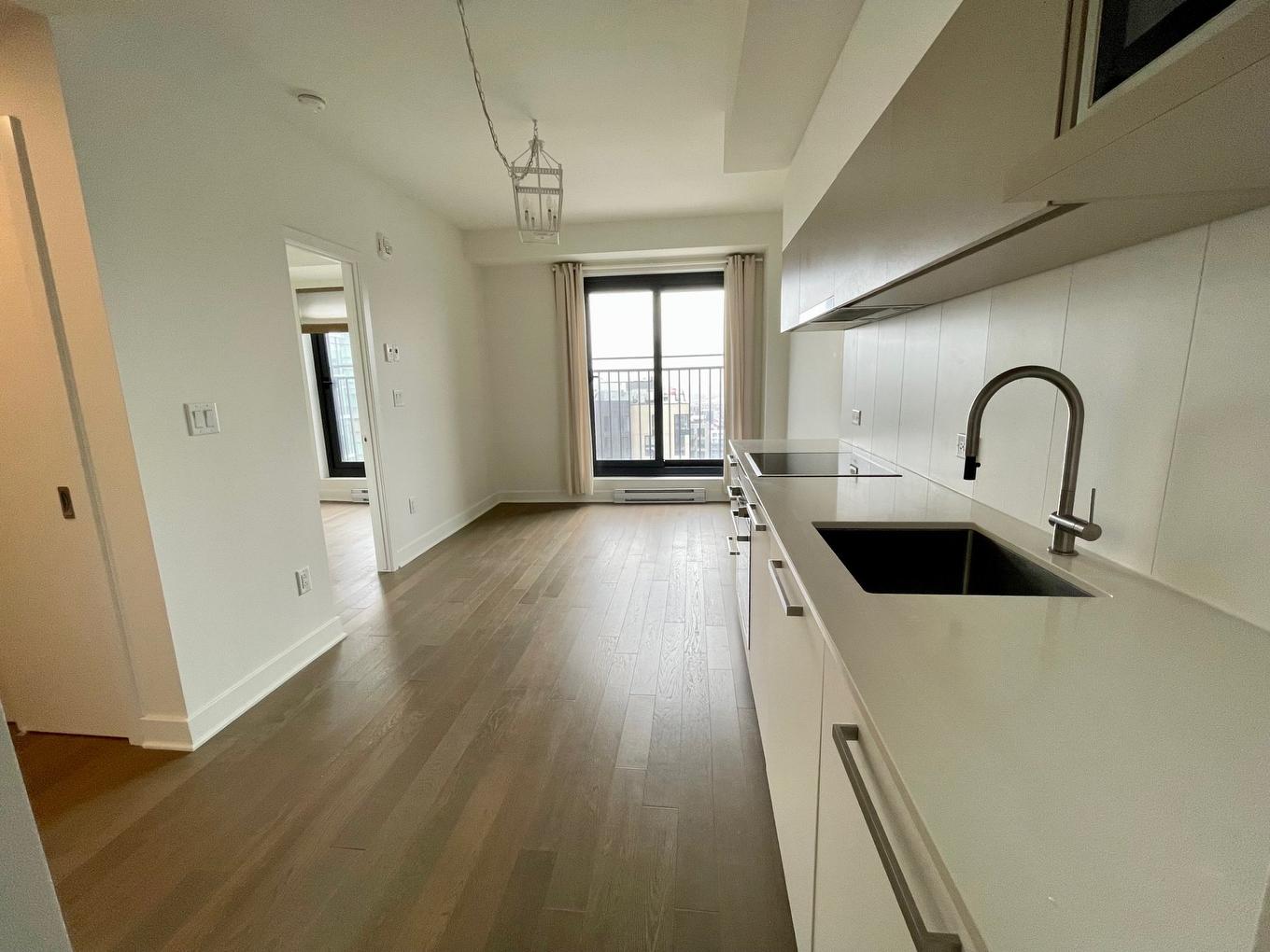 Living room - 1908-628 Rue St-Jacques, Montréal (Ville-Marie), QC - Indoor Photo Showing Kitchen