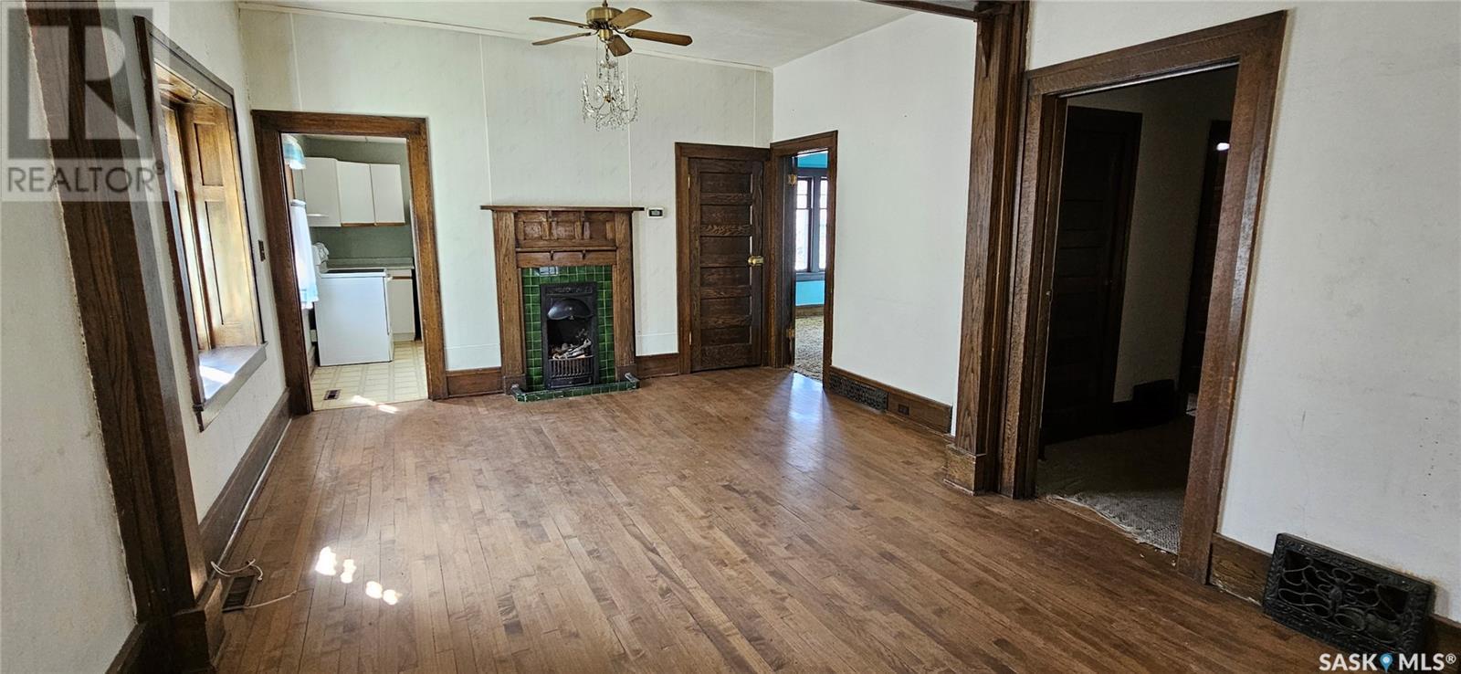 414 2Nd Avenue Nw, Swift Current, SK - Indoor Photo Showing Other Room