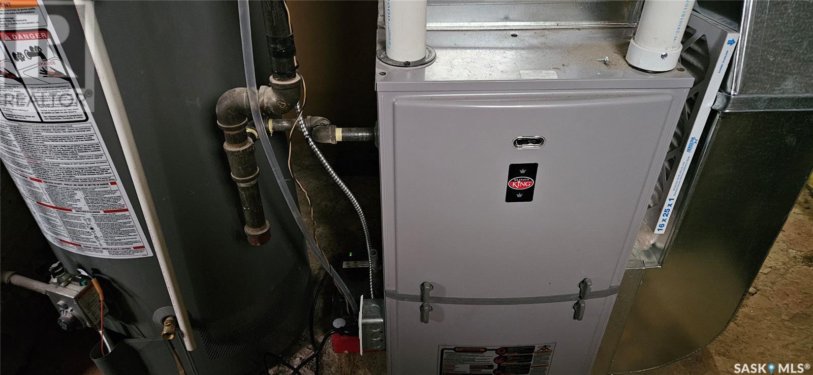 414 2Nd Avenue Nw, Swift Current, SK - Indoor Photo Showing Basement