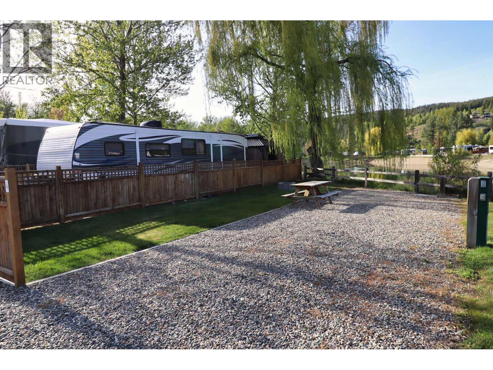 4 Marina Way, Lee Creek, BC