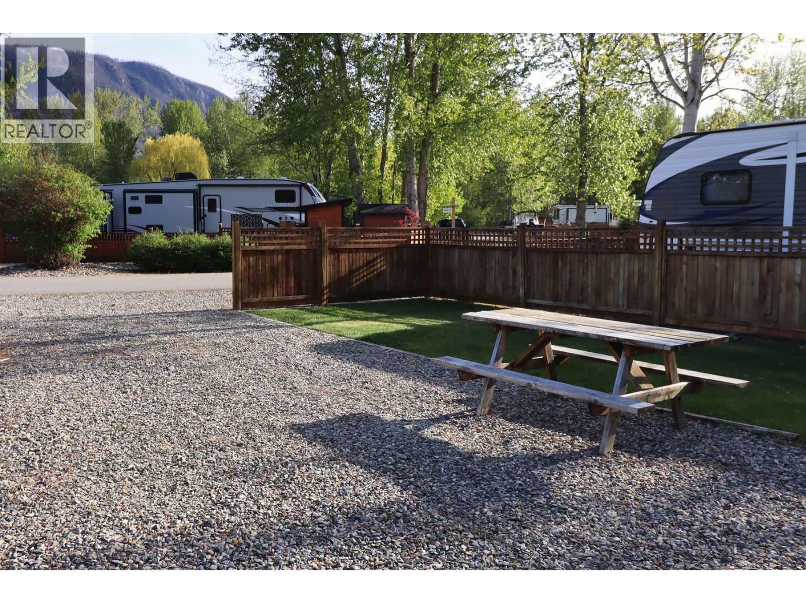 4 Marina Way, Lee Creek, BC