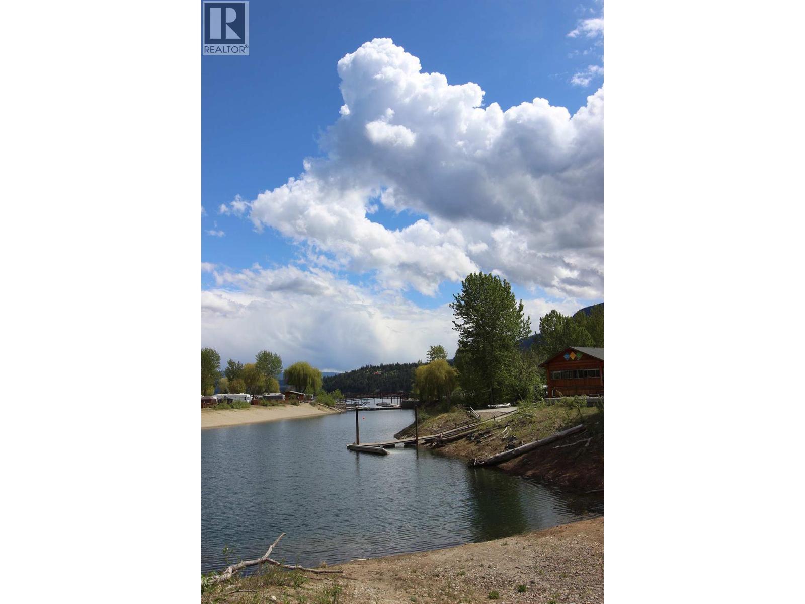 4 Marina Way, Lee Creek, BC