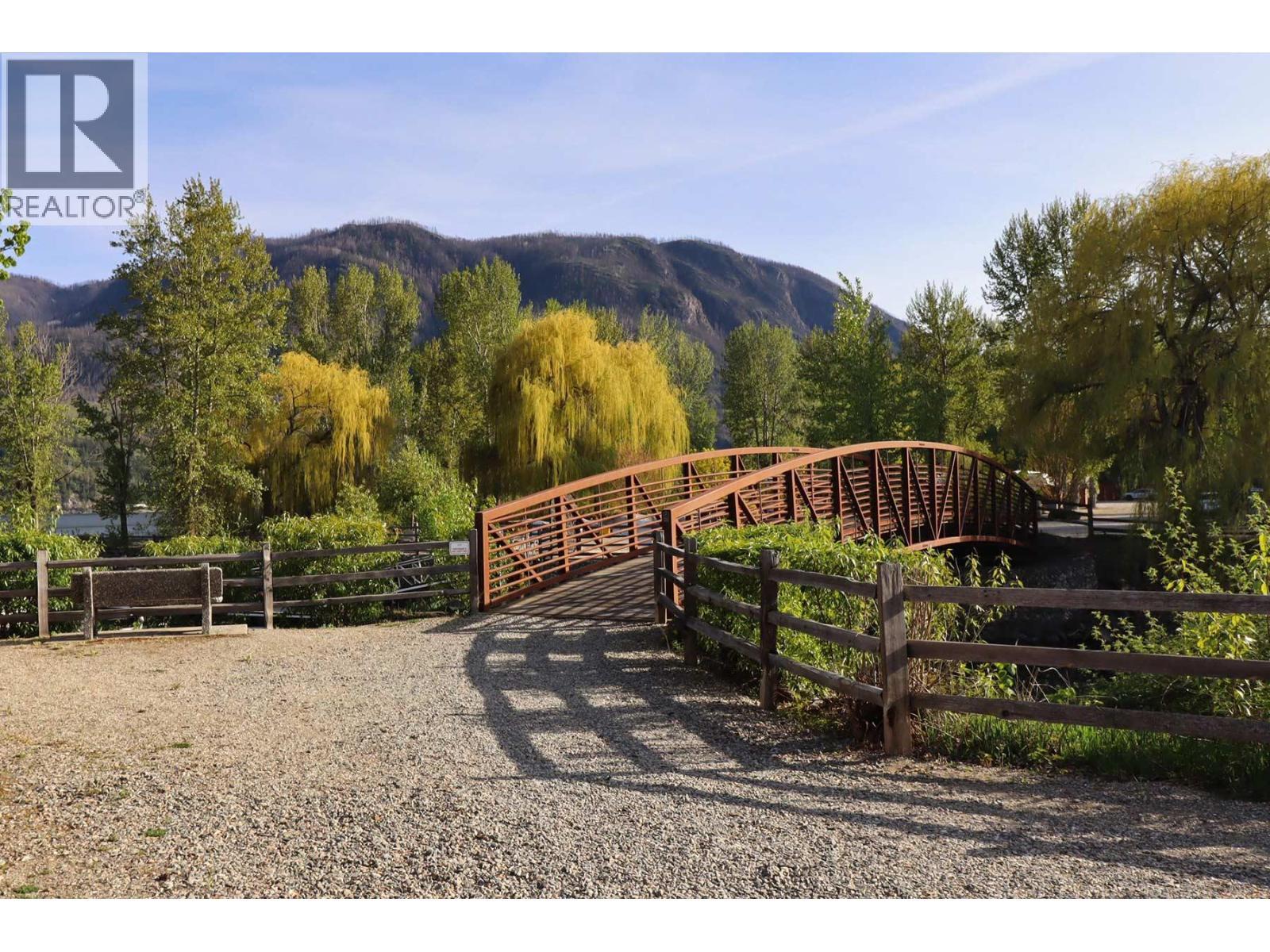 4 Heron Lane, Lee Creek, BC