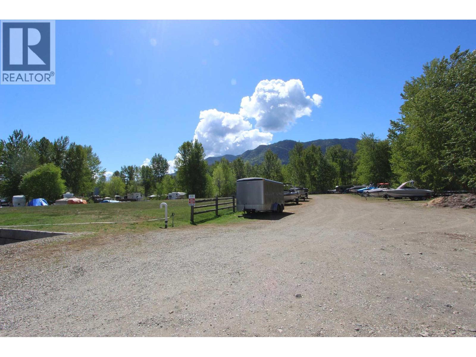 4 Heron Lane, Lee Creek, BC