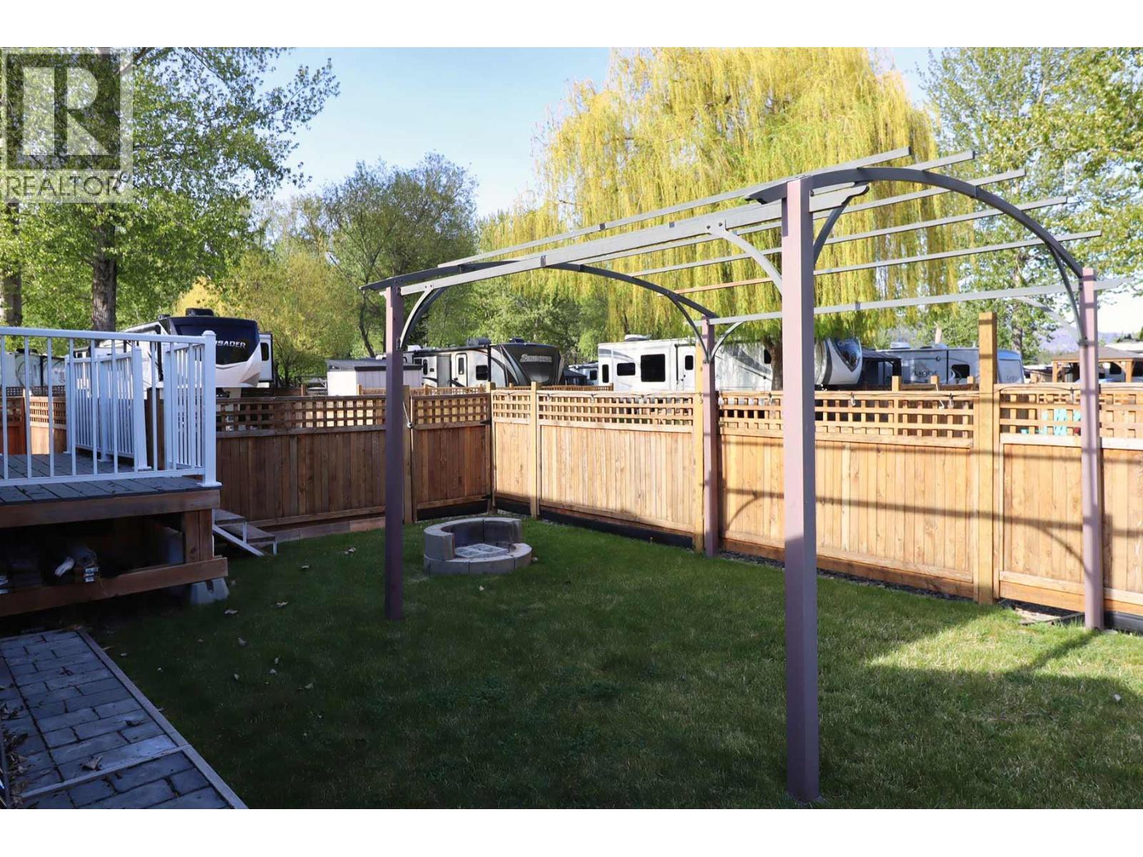 4 Heron Lane, Lee Creek, BC