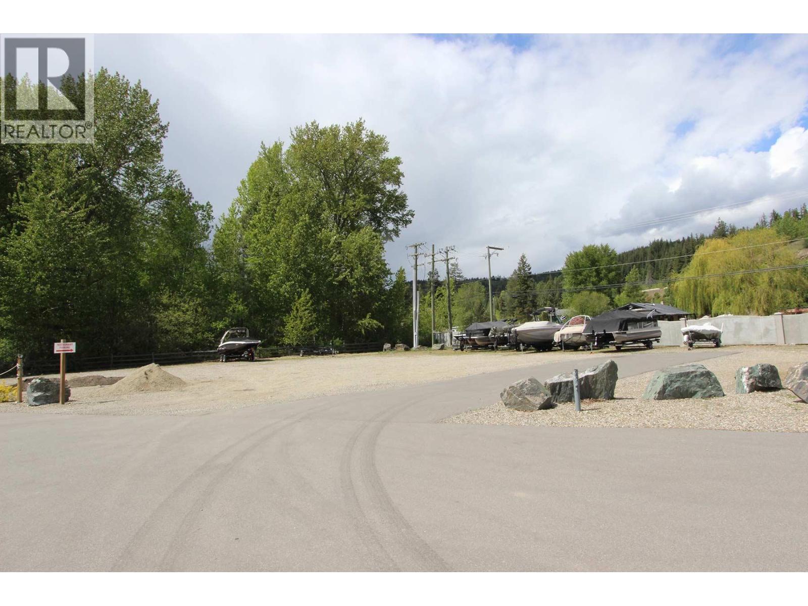 4 Heron Lane, Lee Creek, BC