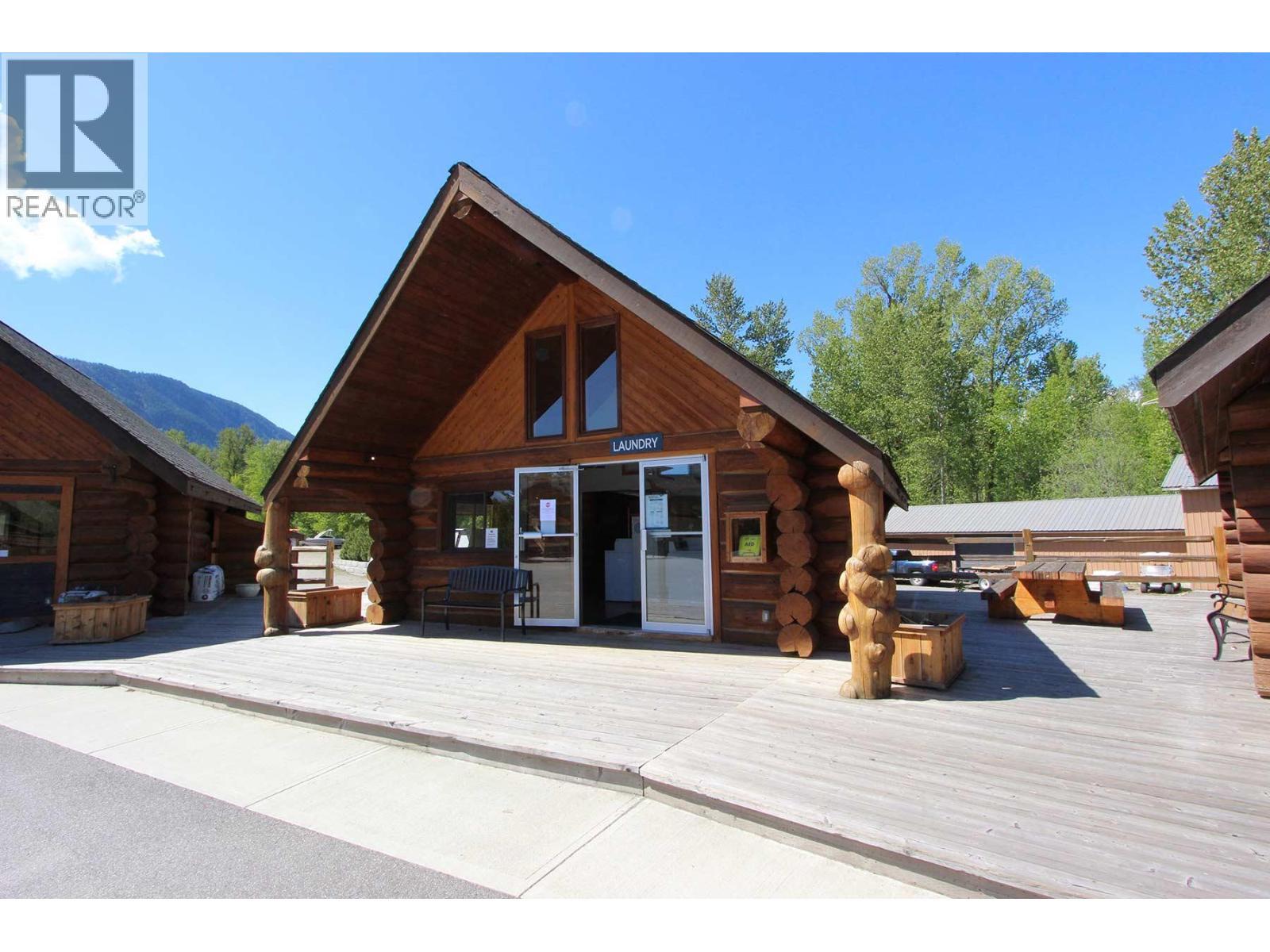 4 Heron Lane, Lee Creek, BC