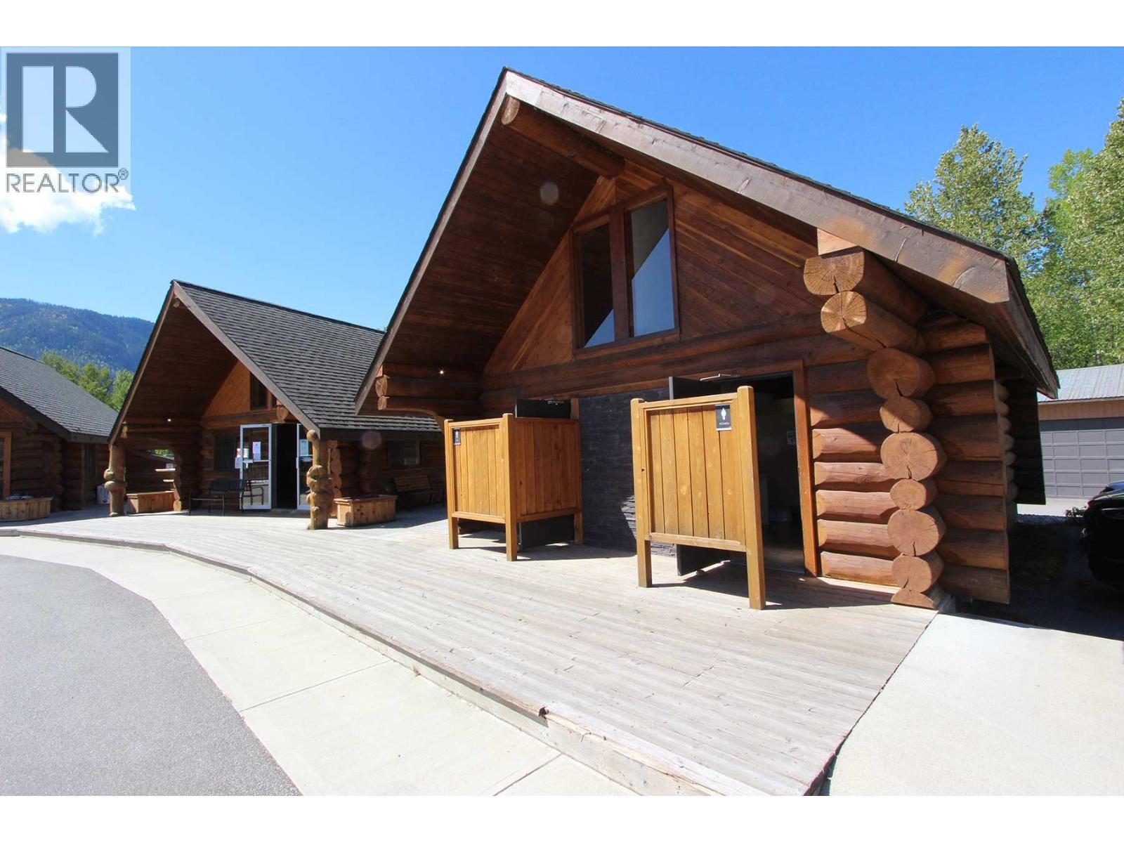 4 Heron Lane, Lee Creek, BC