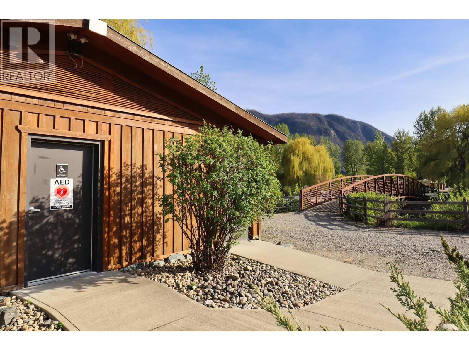 4 Heron Lane, Lee Creek, BC