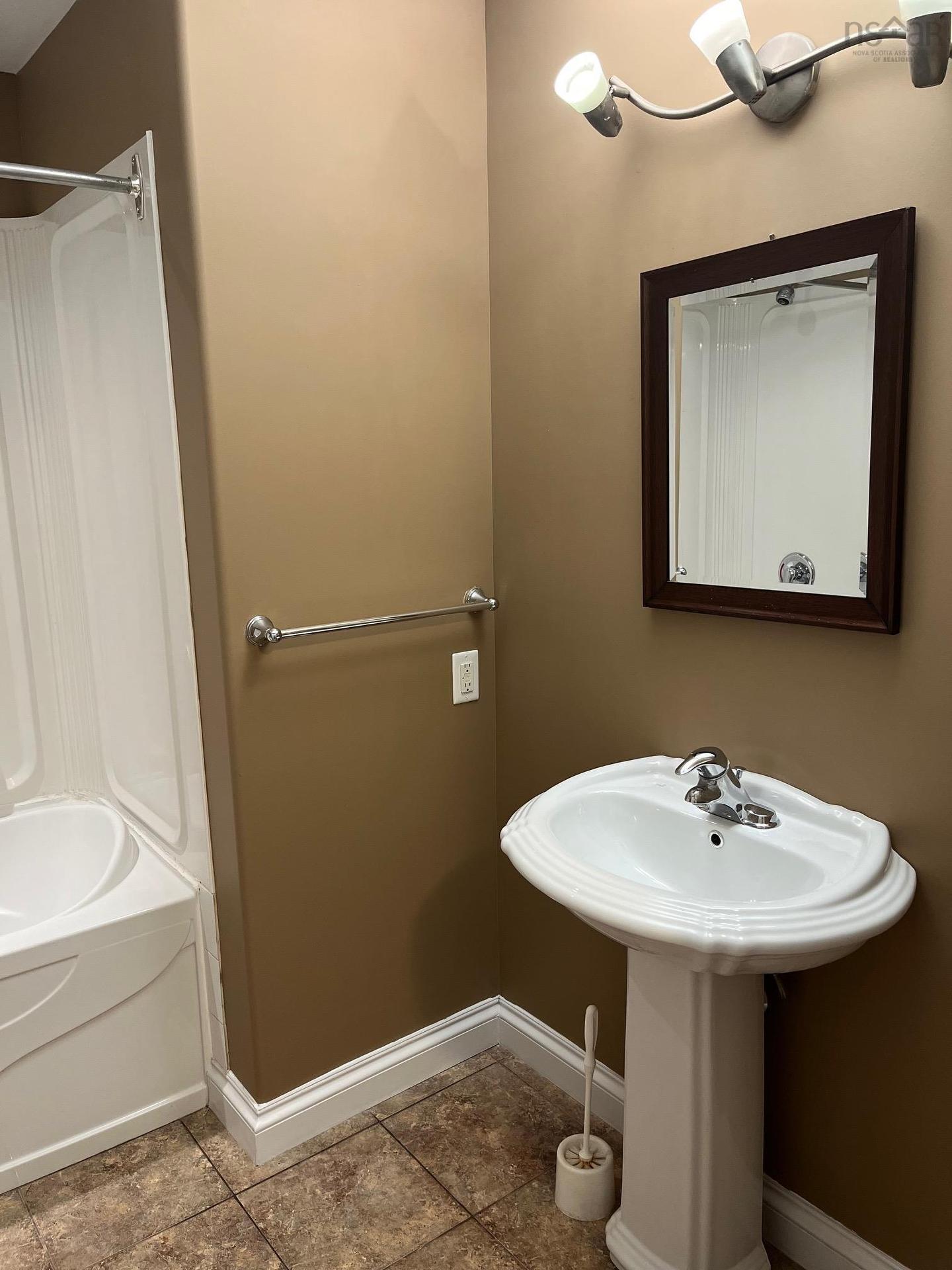 42 Rowan Avenue, New Glasgow, NS