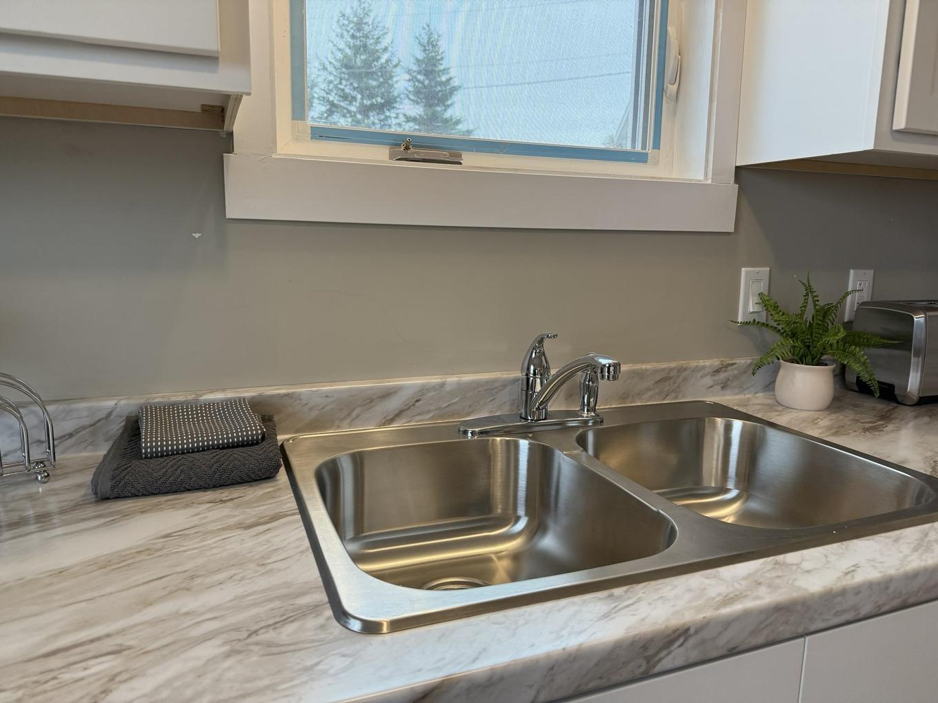 5 House To Be Moved, Mayfield, PE