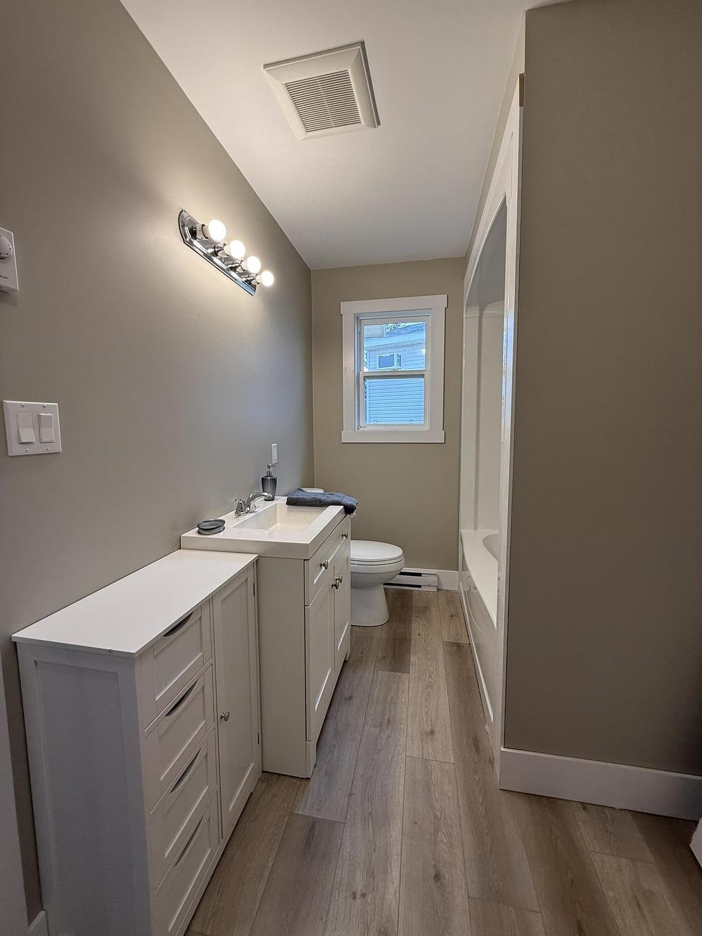 5 House To Be Moved, Mayfield, PE